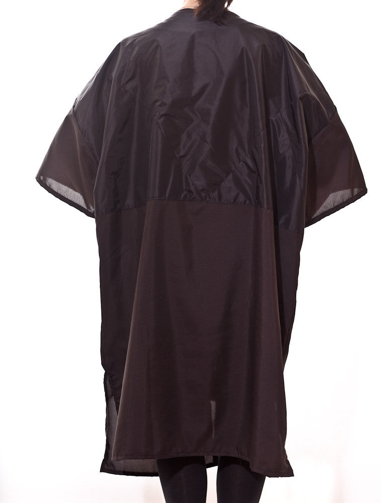 Brigitte - saloncapes.com's High Performance, Lightweight Crepe Zip-up Client Robe in Black, chemical proof back